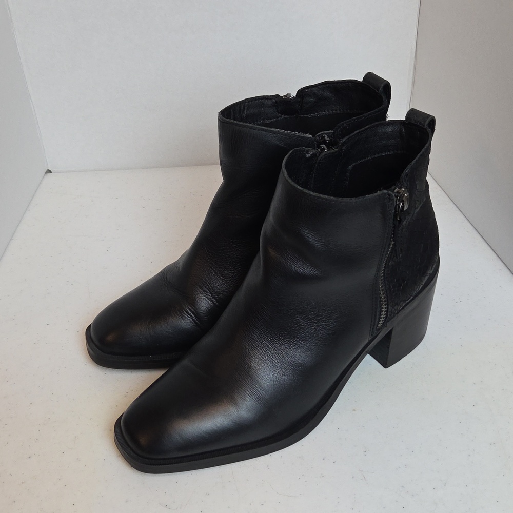 Crown Vintage Classic Black Soft Leather Women's Ankle Boots. Size 9.5
